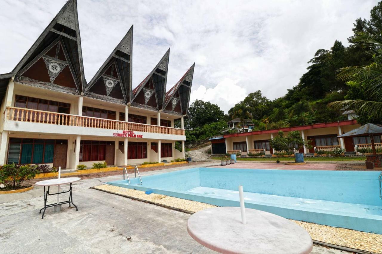 Hotel Sumber Pulo Mas Ambarita Exterior foto